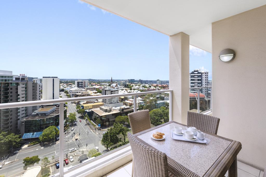 Oaks Brisbane Lexicon Suites Bagian luar foto