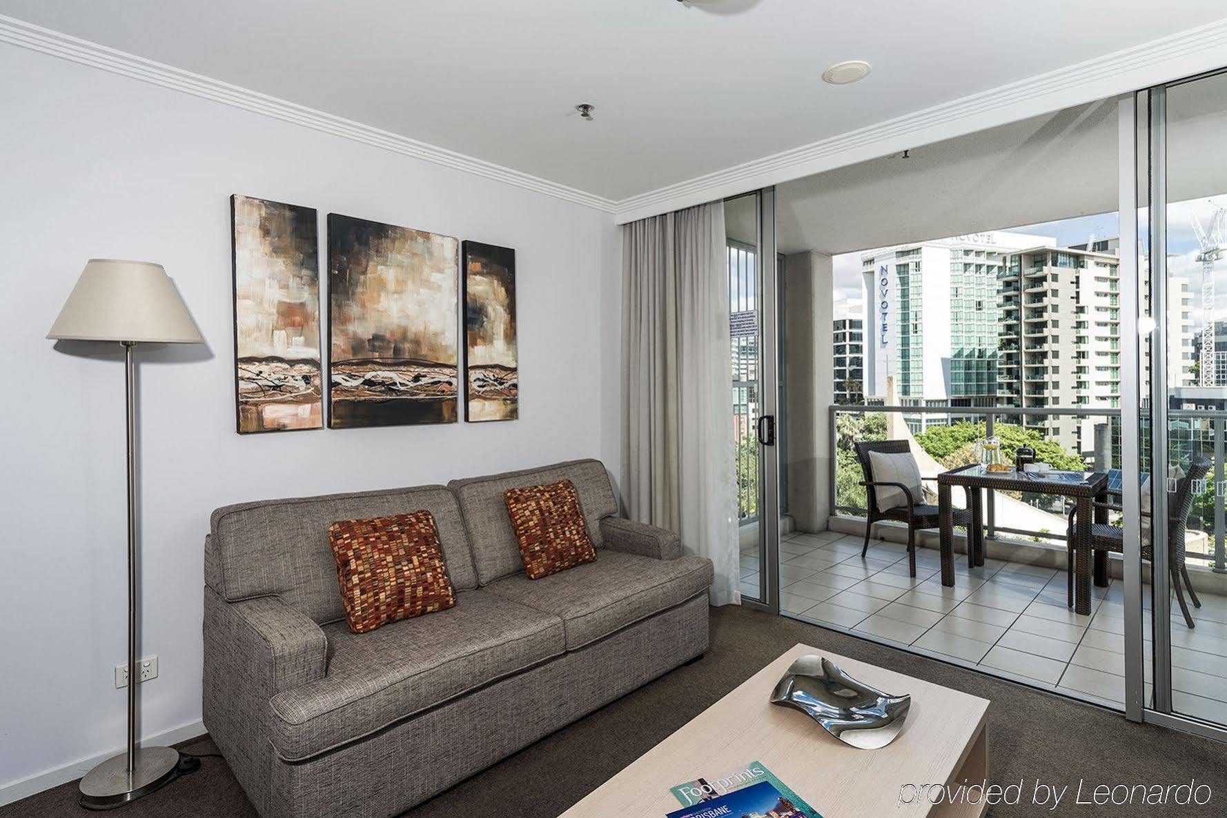 Oaks Brisbane Lexicon Suites Bagian luar foto