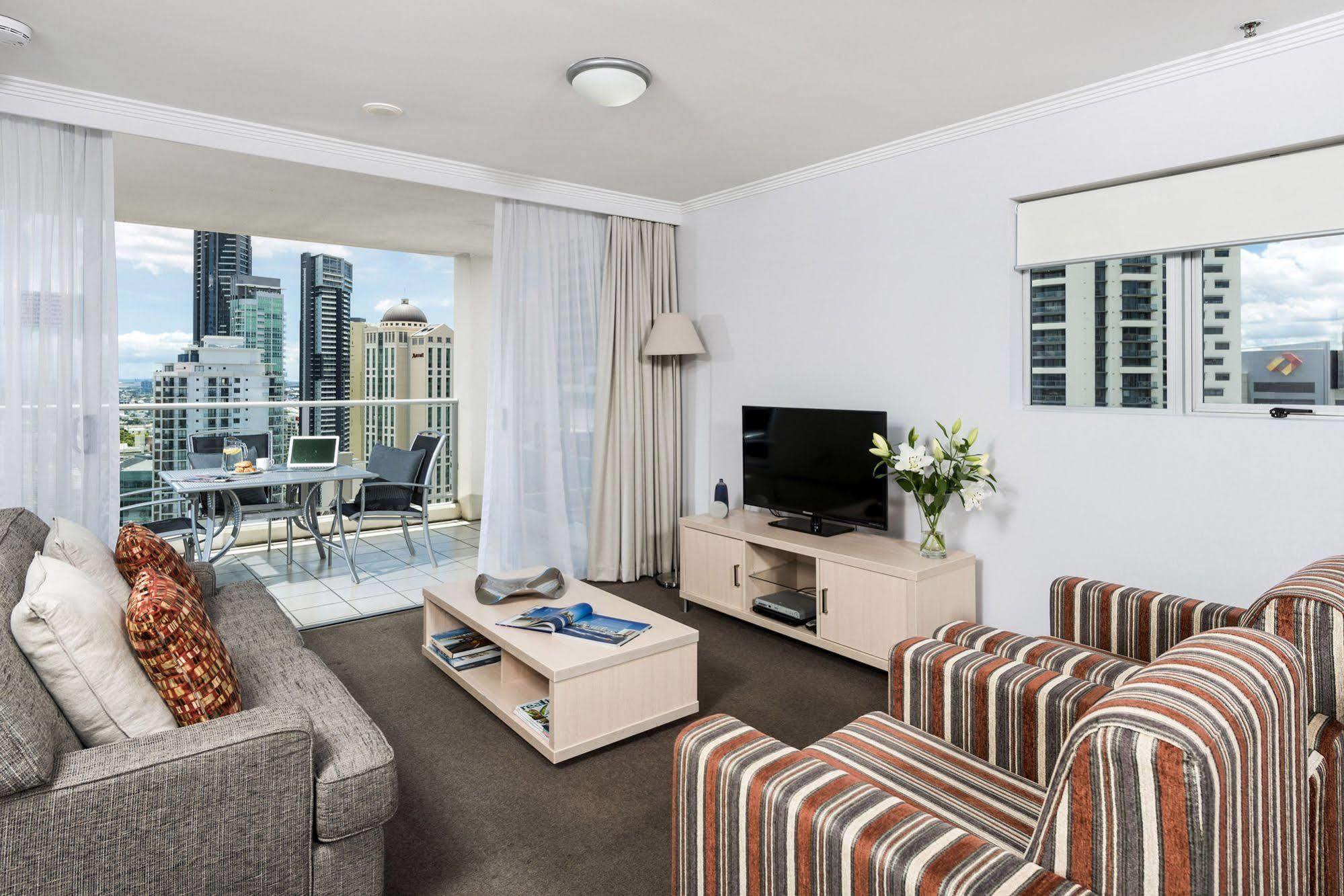 Oaks Brisbane Lexicon Suites Bagian luar foto