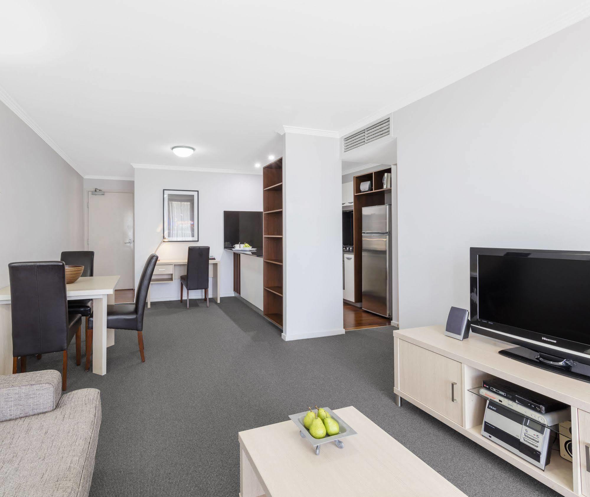 Oaks Brisbane Lexicon Suites Bagian luar foto