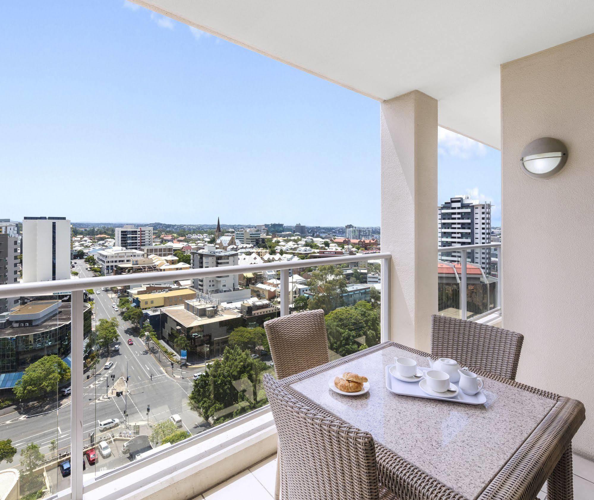 Oaks Brisbane Lexicon Suites Bagian luar foto