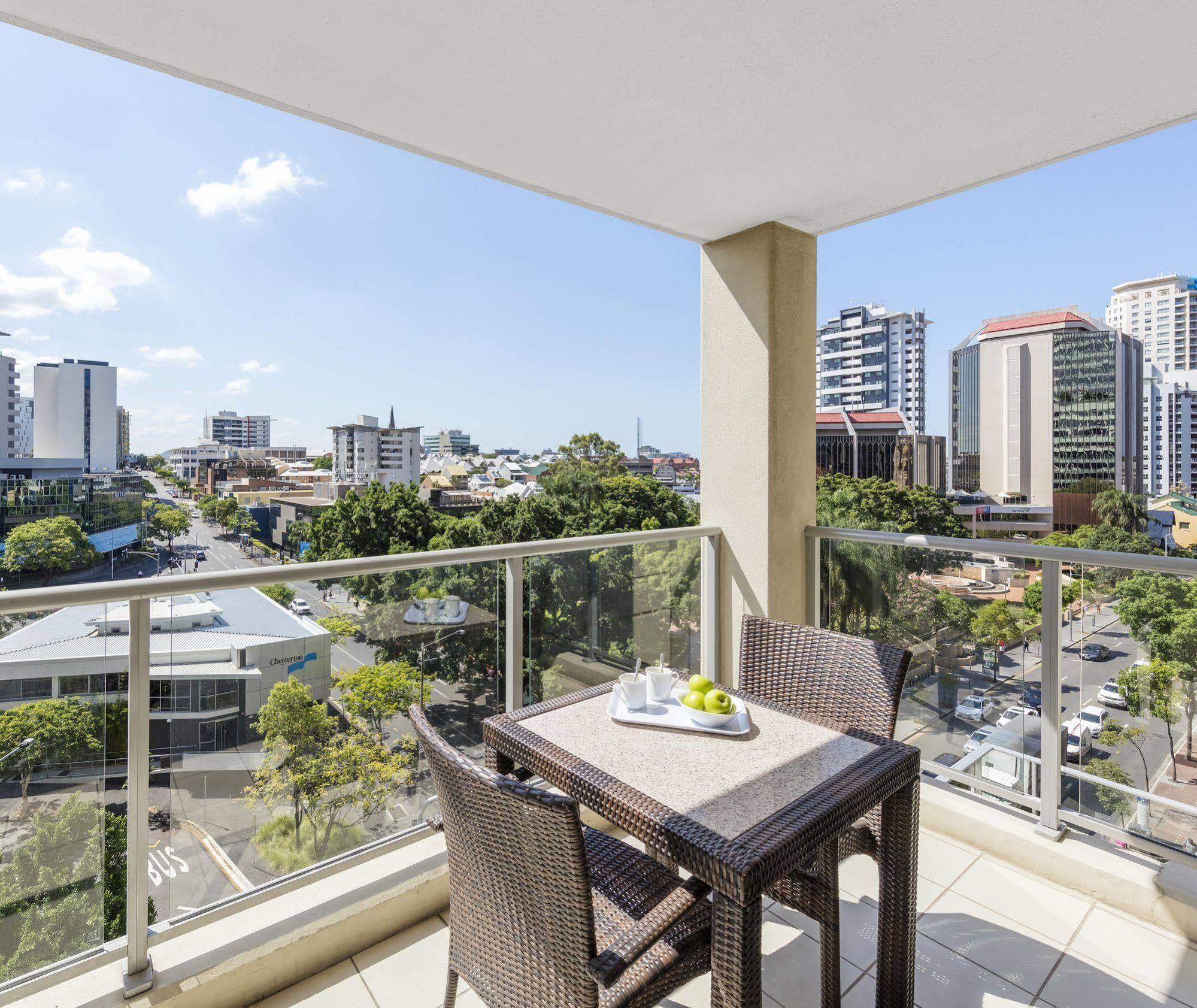 Oaks Brisbane Lexicon Suites Bagian luar foto